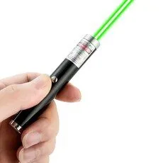 국내출하(당일발송) 레이저 펜 usb 충전 레이저 빛 강한 빛 장거리 손전등 녹색 빛 붉은 빛 오로라 모래 테이블 판매 사무실 슈팅 펜, 1개